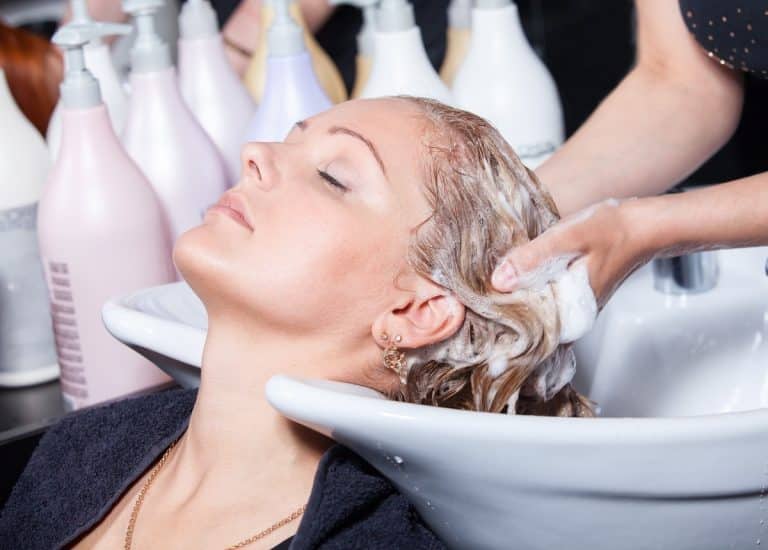 How to Keep Your Hair Healthy Despite Frequent Dyeing