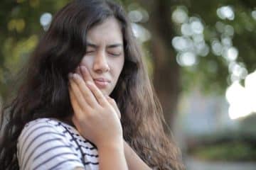 Is It Effective To Use CBD Oil for A Toothache