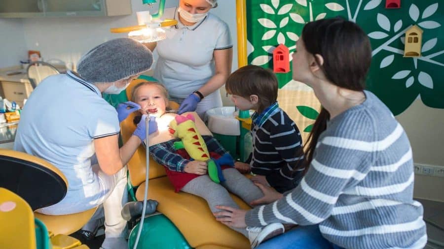 How To Find The Right Pediatric Dentist