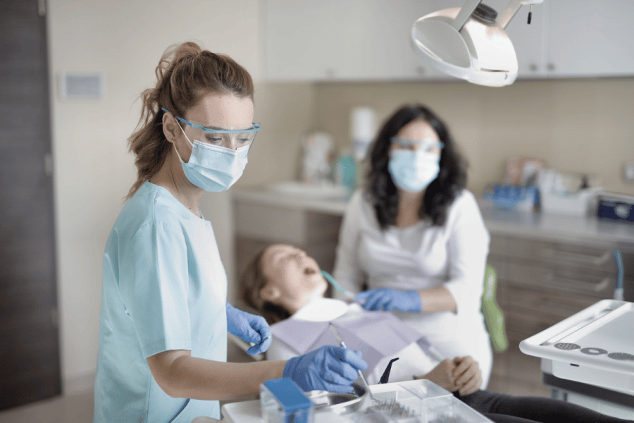 How Dentists Can Reduce Trouble With Their Accounts Receivable