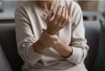 Late onset rheumatoid arthritis in the elderly: features of the course of the disease