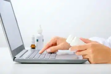 Buying Medicines From Online Pharmacies: Guide For First-Timers