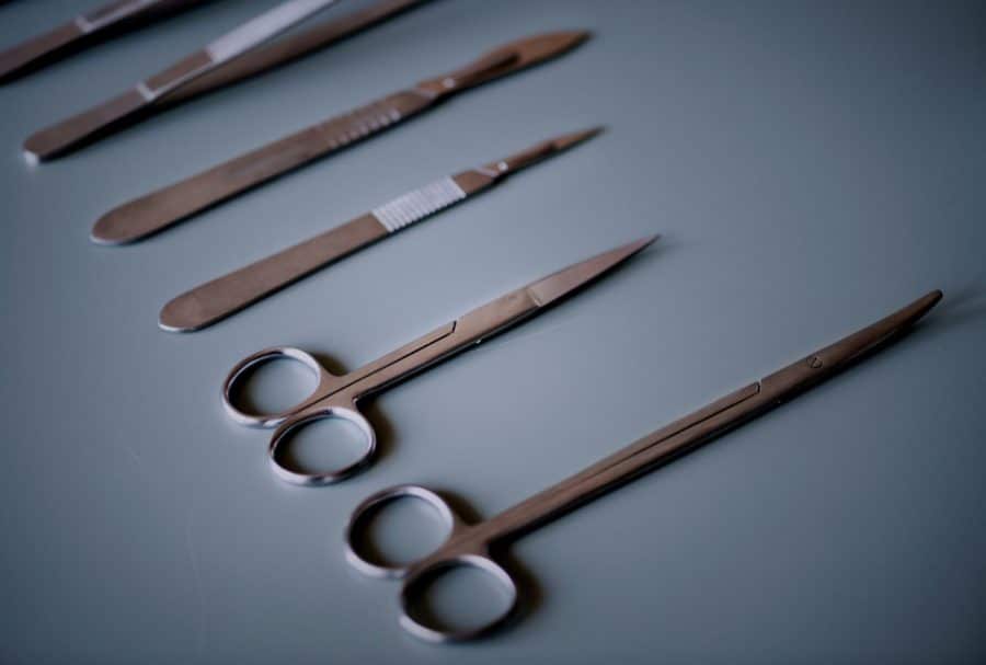 Top 10 Factors to Consider While Buying Surgical Instruments