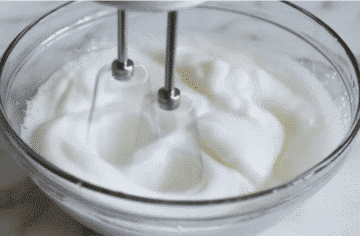 making lemon pudding cakes - Healthsoothe