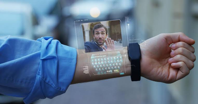 Could Wearable Tech Actually Reduce Phone-Related Neck Strain? 1 images 9